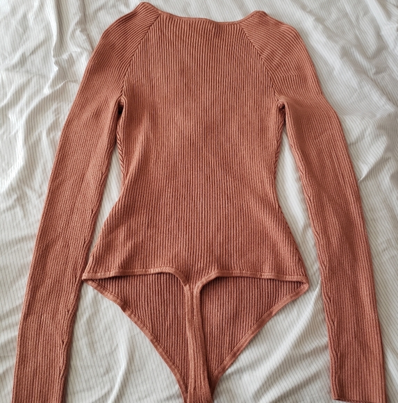 Strappy Cinched Front Ribbed Bodysuit - Picture 10 of 13